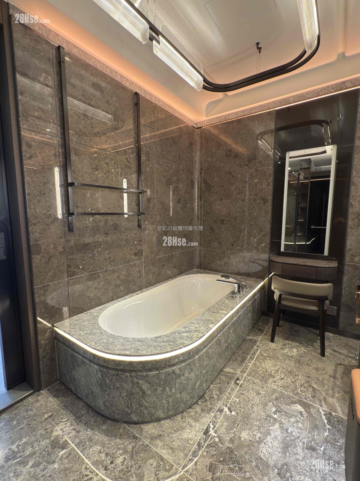 Cullinan Sky Sell 4 Bedrooms , 3 Bathrooms 1,993 ft²