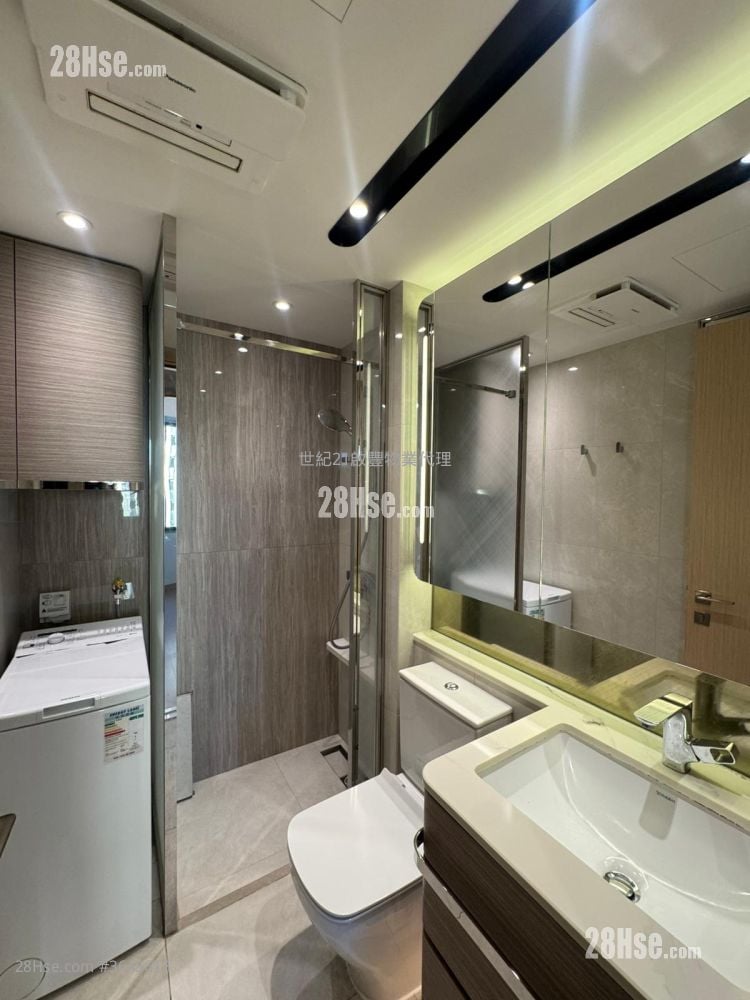 K. Summit Rental 2 Bedrooms , 1 Bathroom 451 ft²