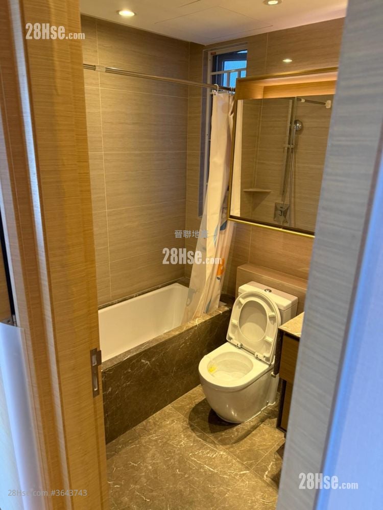 8 Lasalle Rental 1,023 ft²