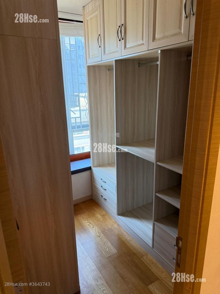 8 Lasalle Rental 1,023 ft²