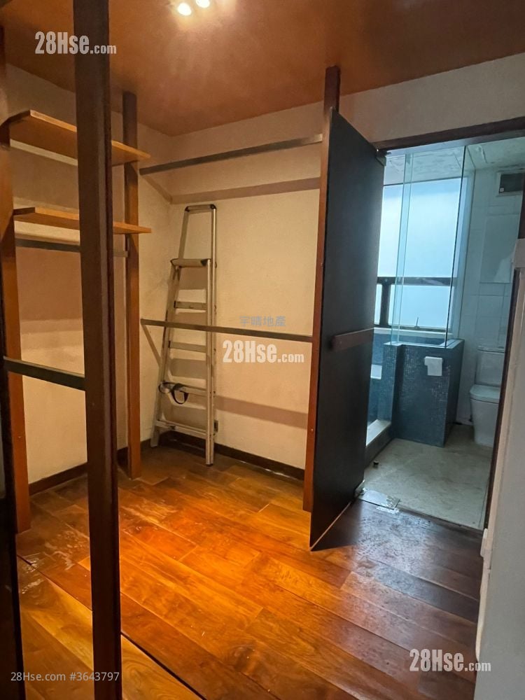 Champagne Court Sell 2 Bedrooms , 2 Bathrooms 1,026 ft²