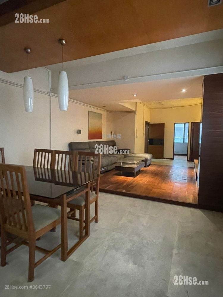 Champagne Court Sell 2 Bedrooms , 2 Bathrooms 1,026 ft²