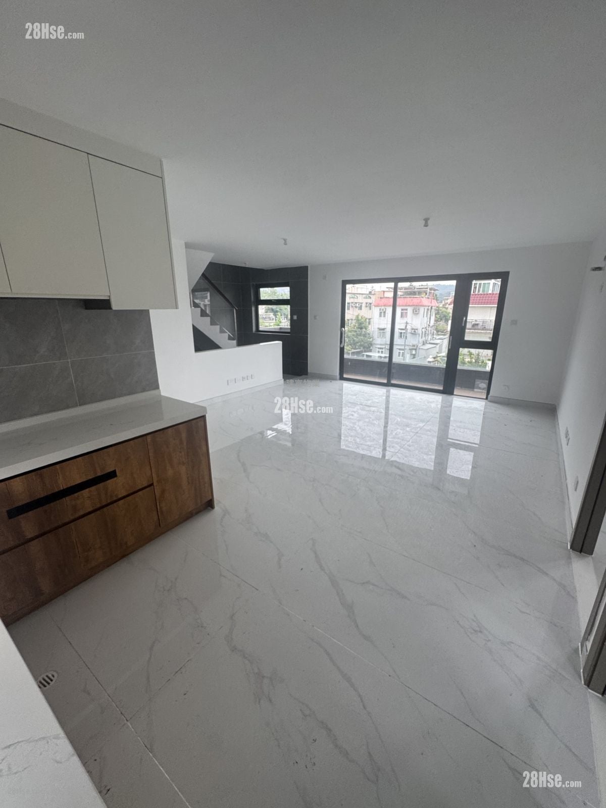 村屋 售盘 3 房 , 1 浴室 700 平方尺