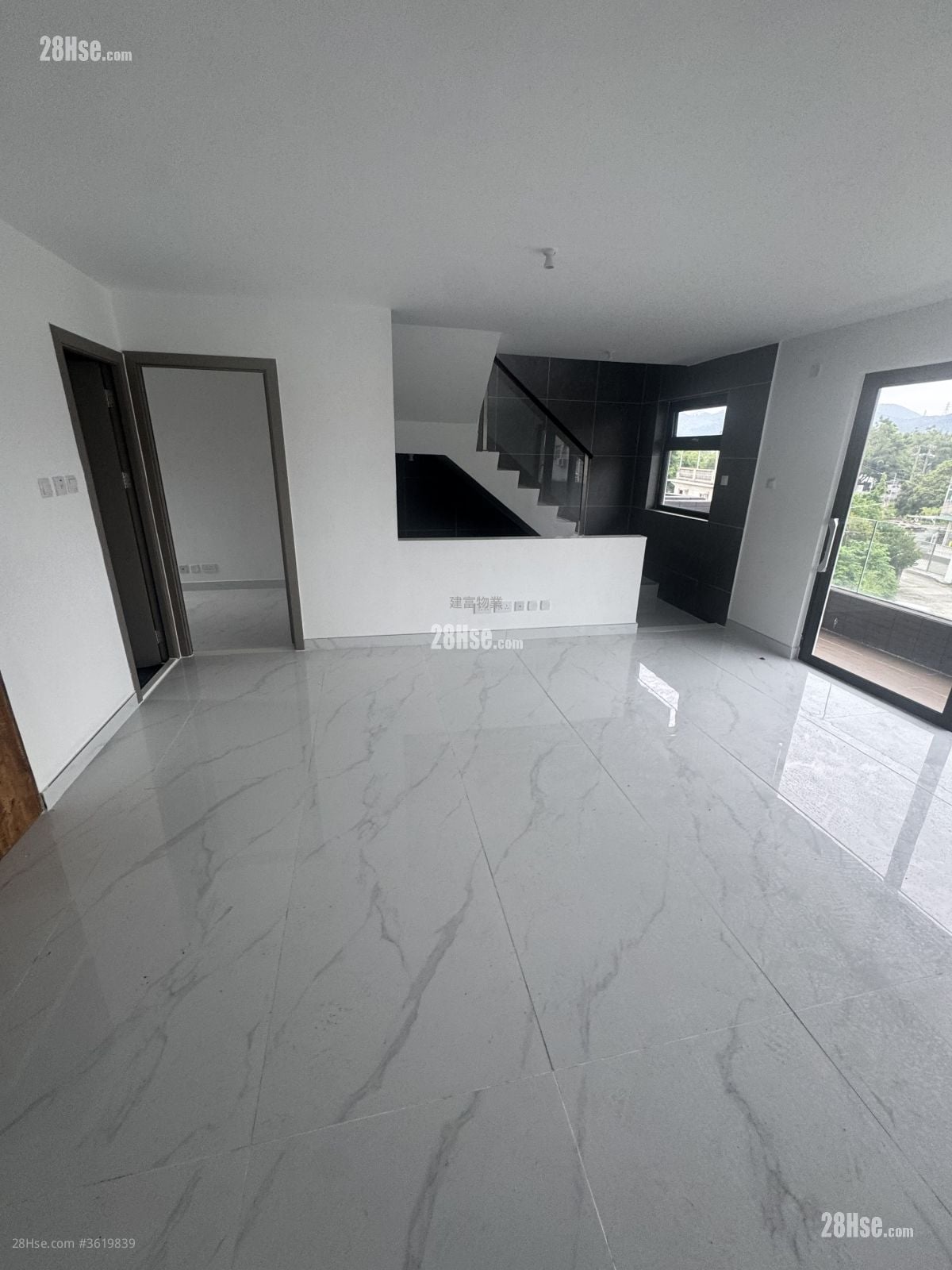 村屋 售盘 3 房 , 1 浴室 700 平方尺