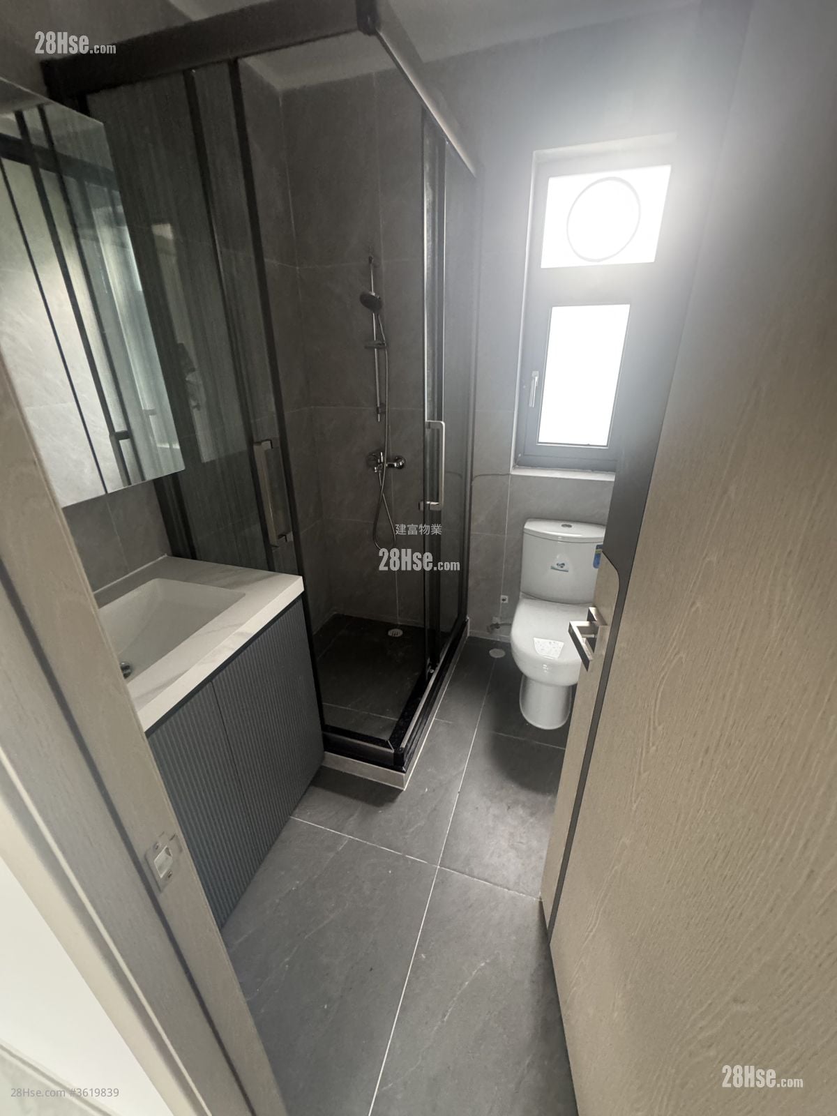 村屋 售盘 3 房 , 1 浴室 700 平方尺