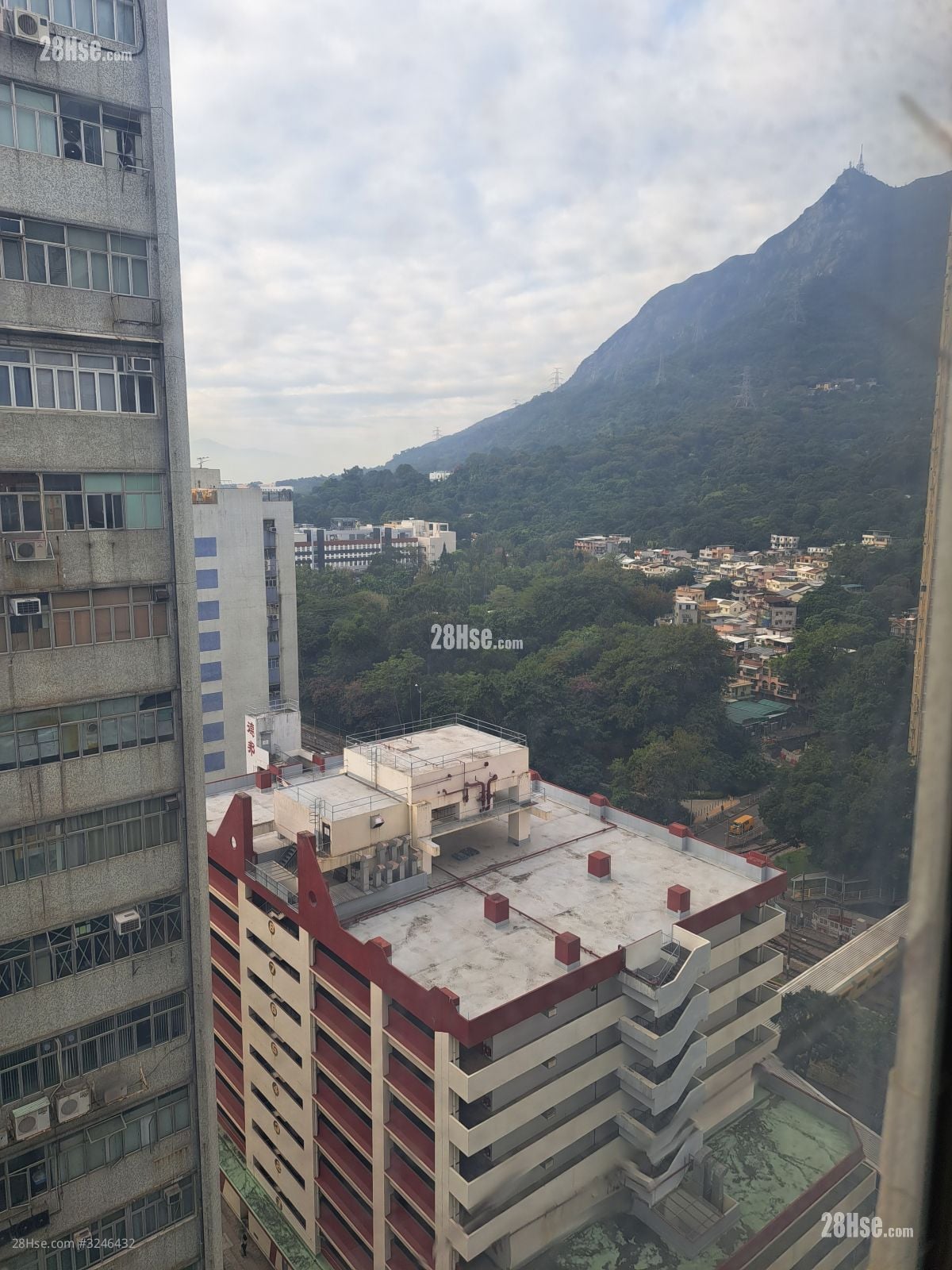 Winfield Industrial Building Rental 220 ft²