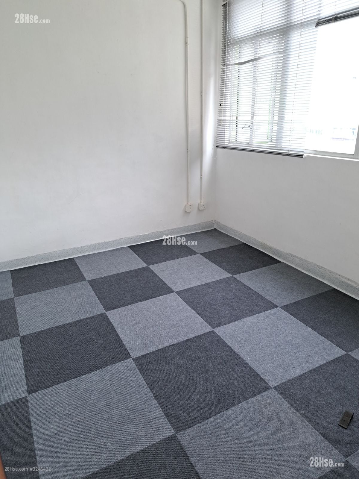 Winfield Industrial Building Rental 220 ft²