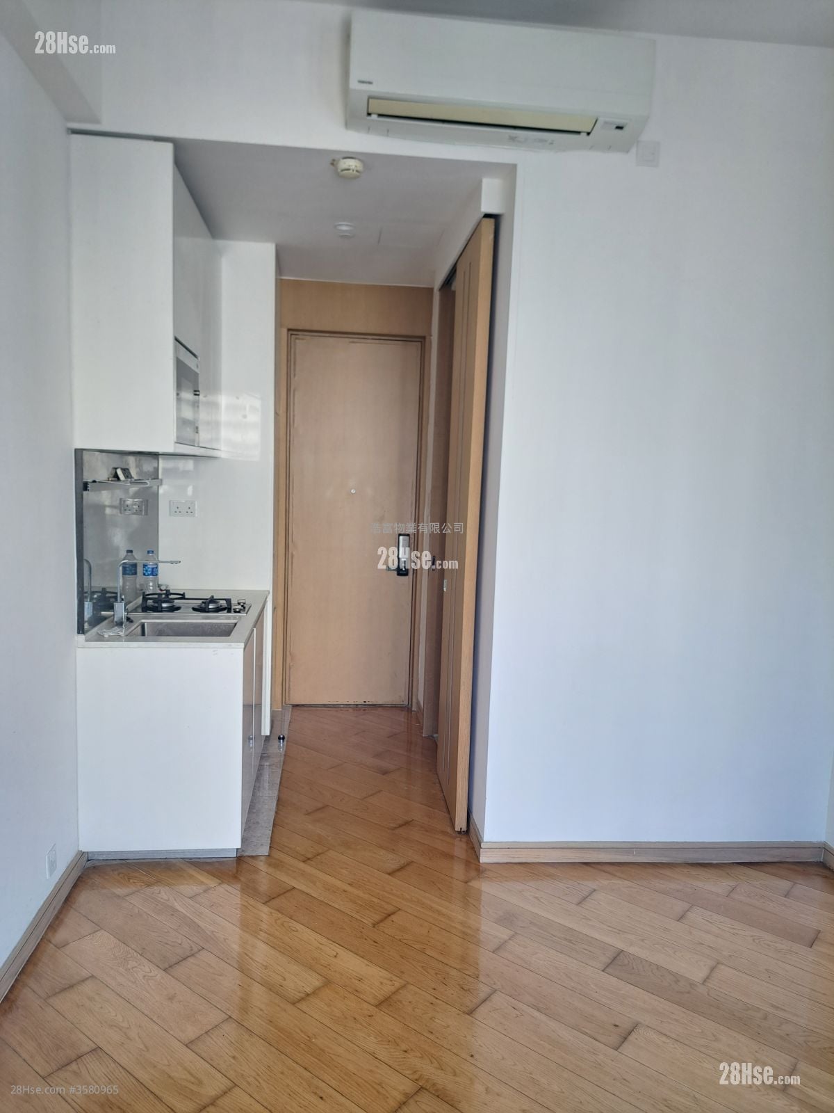 Parker33 Rental Studio , 1 Bathroom 209 ft²