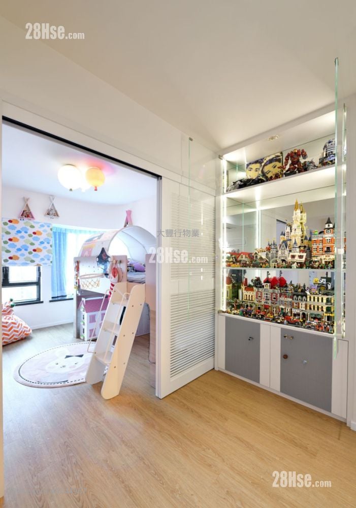 King's Park Villa Sell 4 Bedrooms 1,812 ft²