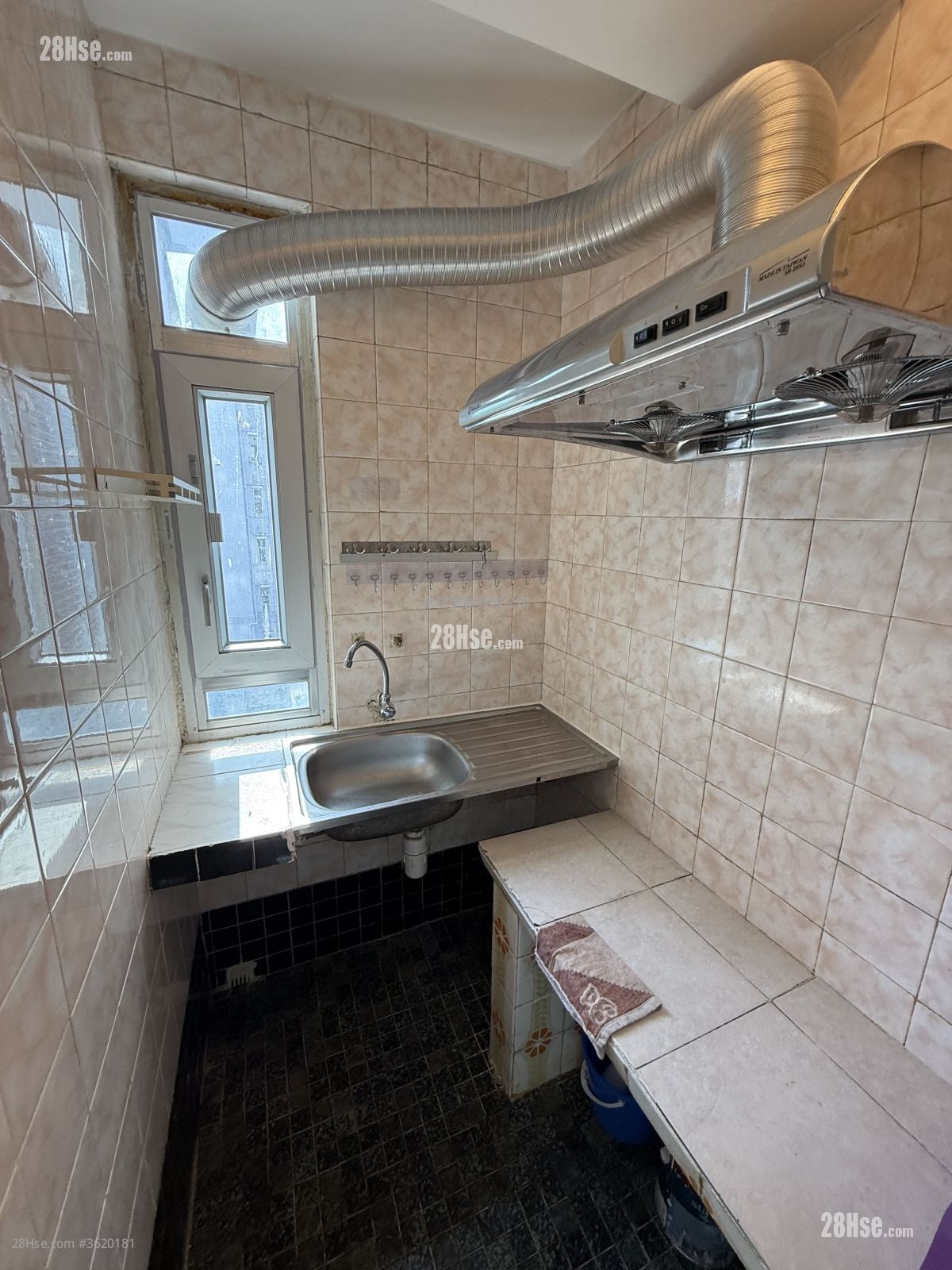 Ho Wang Building Rental 2 Bedrooms , 1 Bathroom 281 ft²