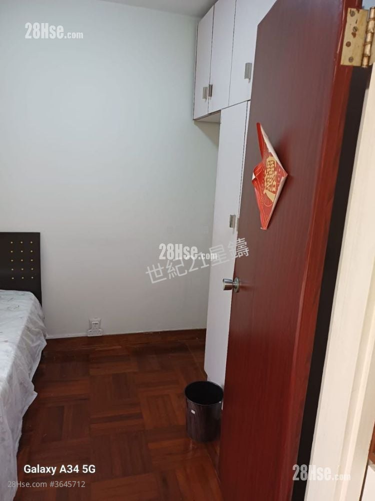 Pokfulam Gardens Sell 2 Bedrooms , 1 Bathroom 466 ft²