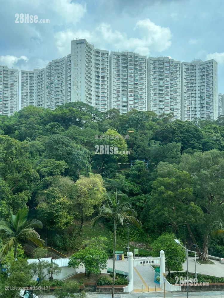 Pacific Palisades Sell 2 Bedrooms , 2 Bathrooms 845 ft²