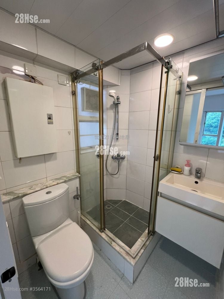 Pacific Palisades Sell 2 Bedrooms , 2 Bathrooms 845 ft²