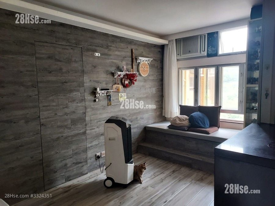 Hong Lam Court Sell 2 Bedrooms , 1 Bathroom 401 ft²