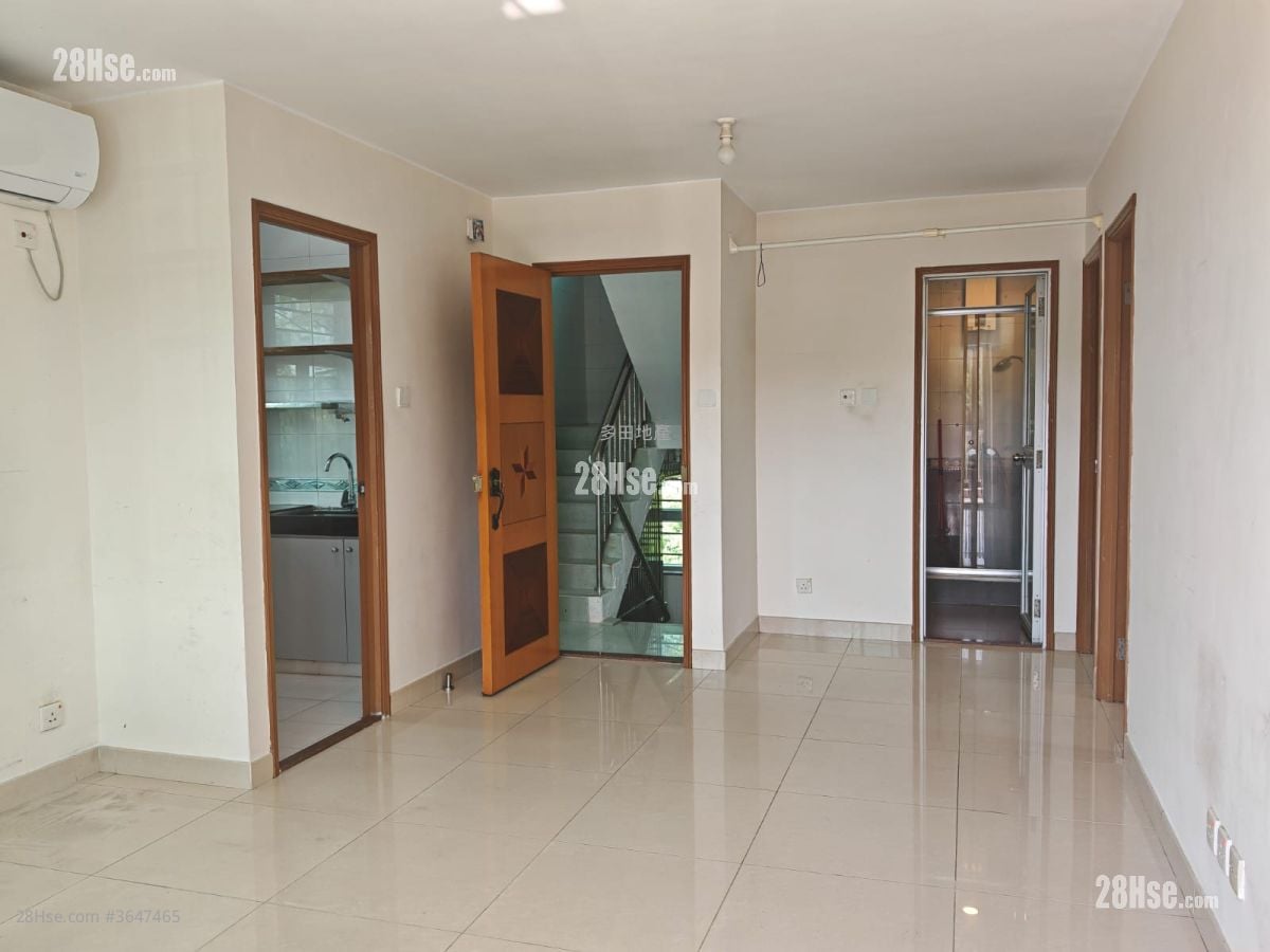 Village Rental 3 Bedrooms , 1 Bathroom 700 ft²