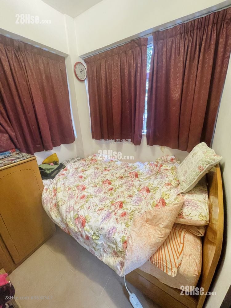 Fook On Building Sell 2 Bedrooms , 1 Bathroom 335 ft²