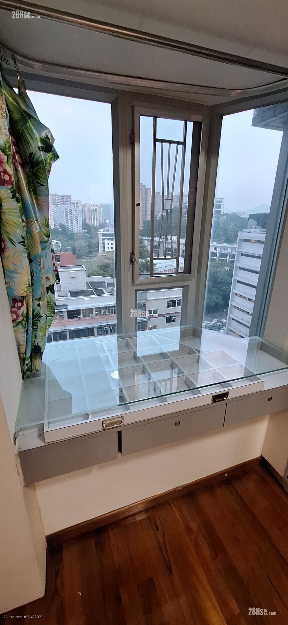 Paradise Square Sell 3 Bedrooms , 1 Bathroom