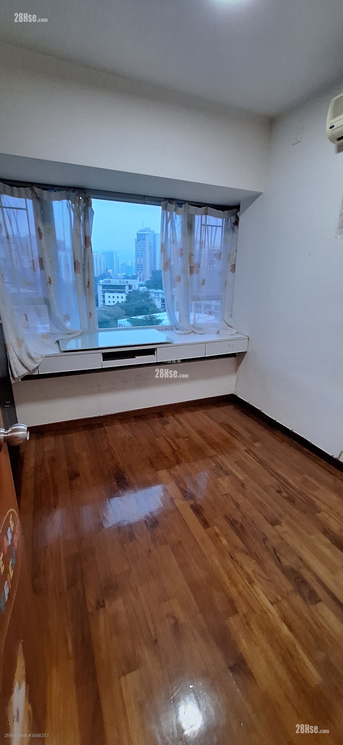 Paradise Square Sell 3 Bedrooms , 1 Bathroom