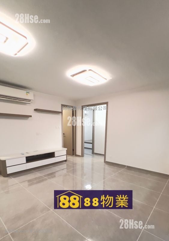 村屋 售盘 3 房 , 2 浴室 700 平方尺