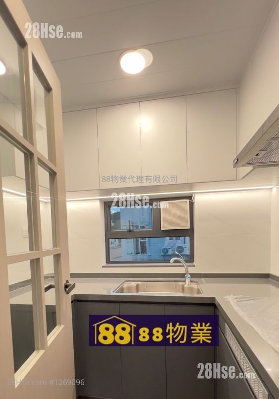 村屋 售盘 3 房 , 2 浴室 700 平方尺