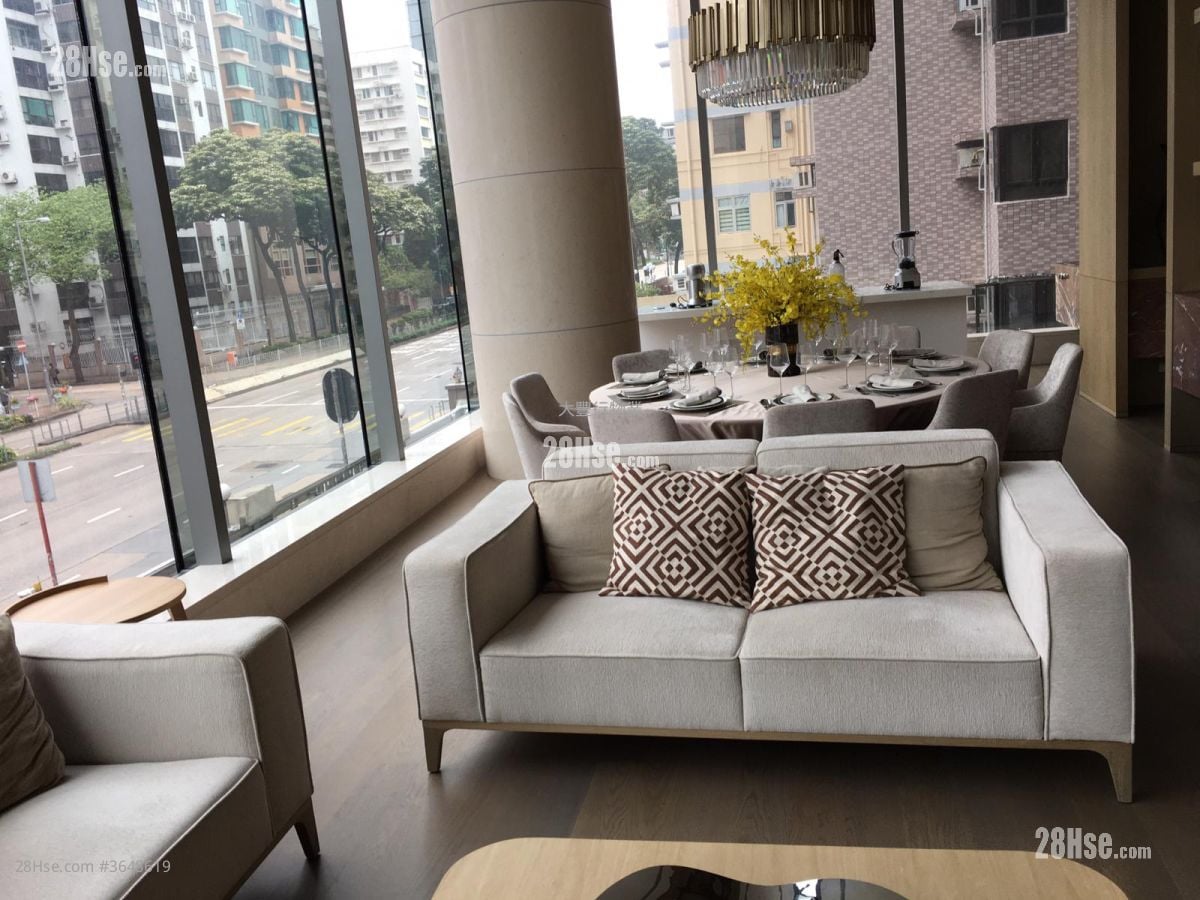 Cristallo Sell 3 Bedrooms , 2 Bathrooms 1,310 ft²