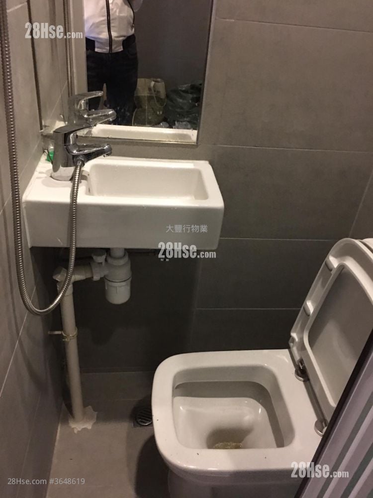 Cristallo Sell 3 Bedrooms , 2 Bathrooms 1,310 ft²