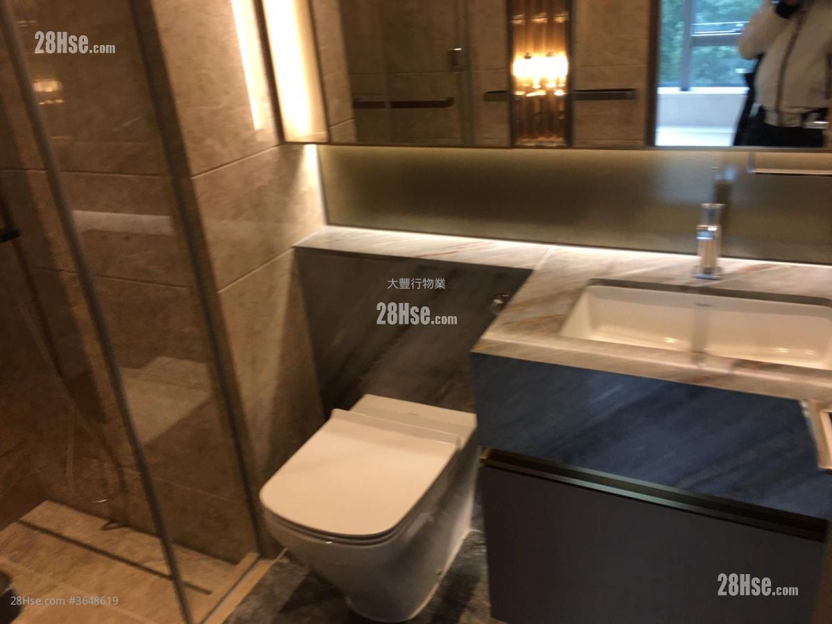 Cristallo Sell 3 Bedrooms , 2 Bathrooms 1,310 ft²