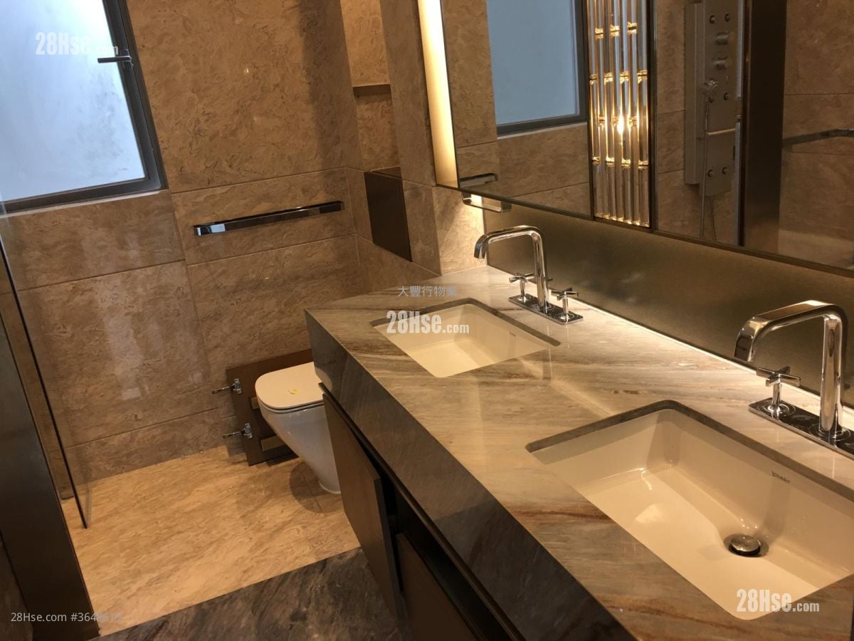 Cristallo Sell 3 Bedrooms , 2 Bathrooms 1,310 ft²