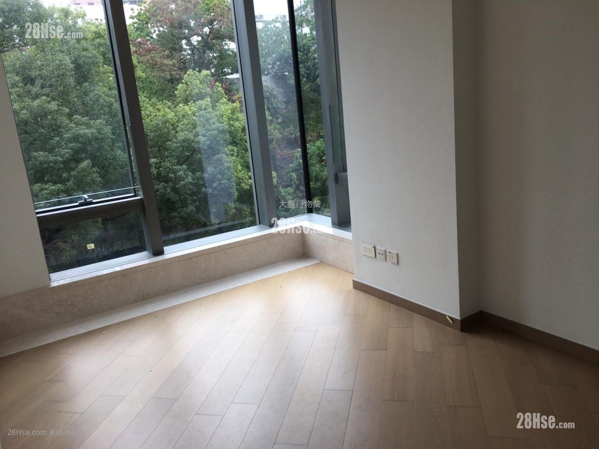 Cristallo Sell 3 Bedrooms , 2 Bathrooms 1,310 ft²