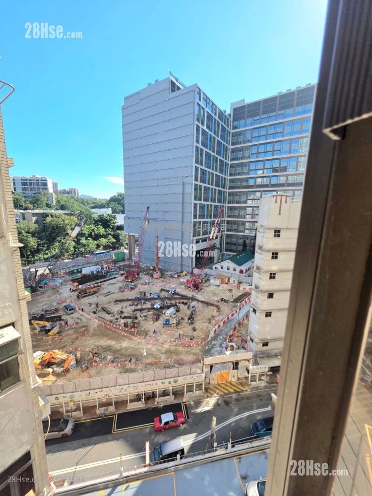 View: Yan On Building Sell 3 Bedrooms , 2 Bathrooms 771 ft²