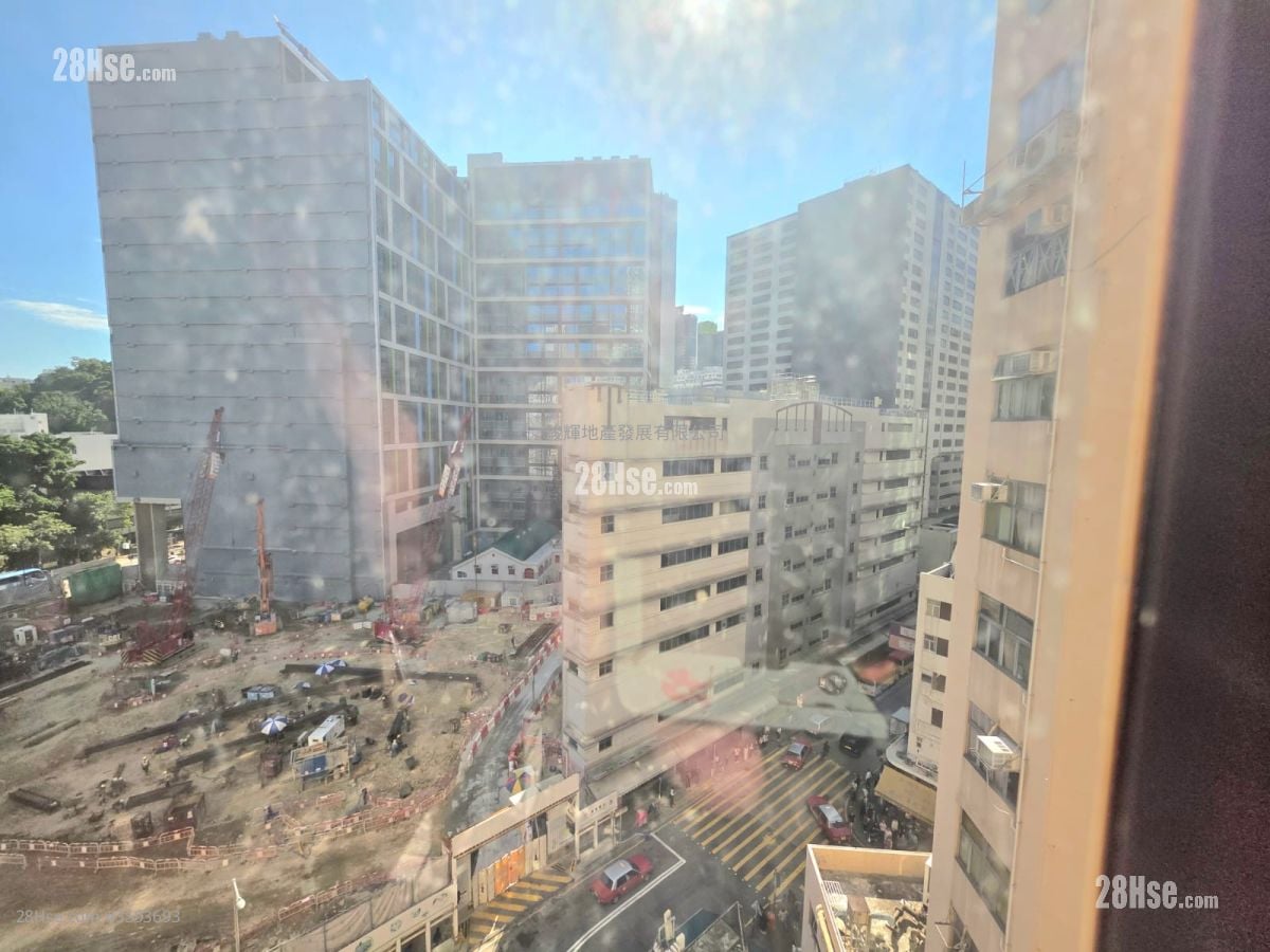 View: Yan On Building Sell 3 Bedrooms , 2 Bathrooms 771 ft²