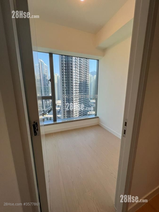 Monaco Rental 3 Bedrooms , 2 Bathrooms 727 ft²