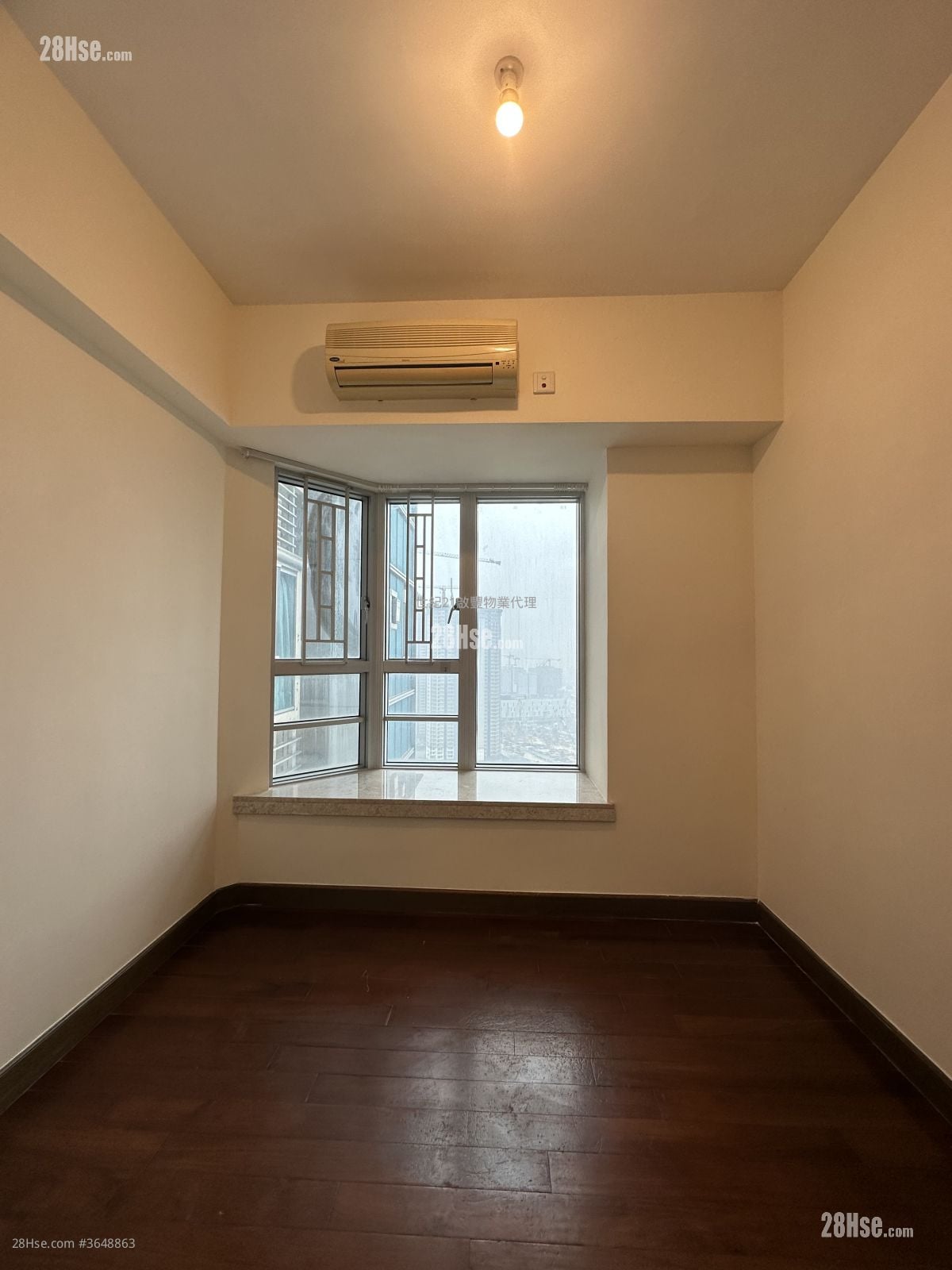 豪门 售盘 3 房 , 2 浴室 870 平方尺