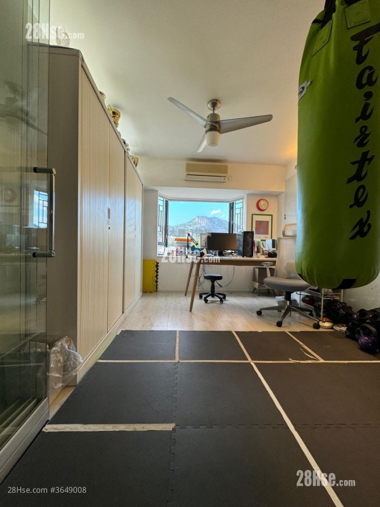 Beverly Villas Sell 4 Bedrooms , 2 Bathrooms 1,609 ft²