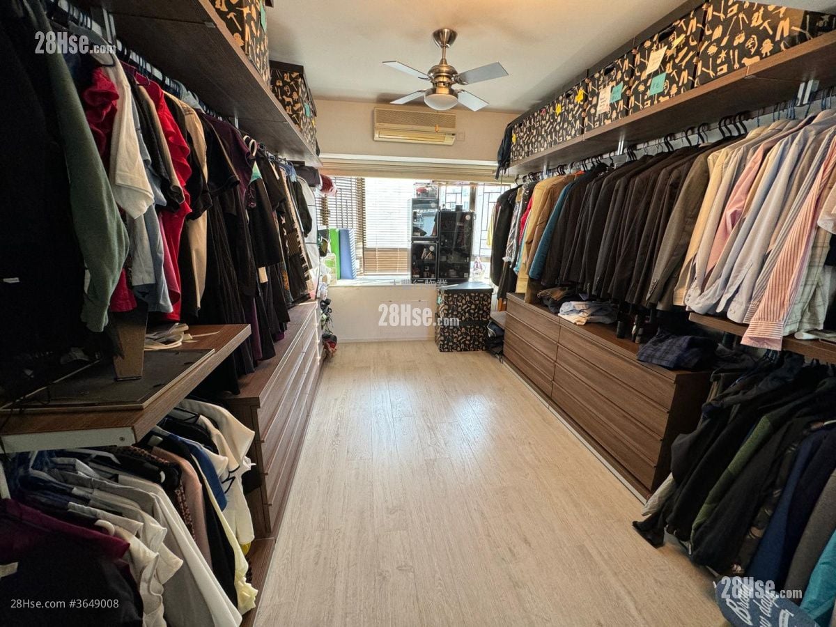 Beverly Villas Sell 4 Bedrooms , 2 Bathrooms 1,609 ft²