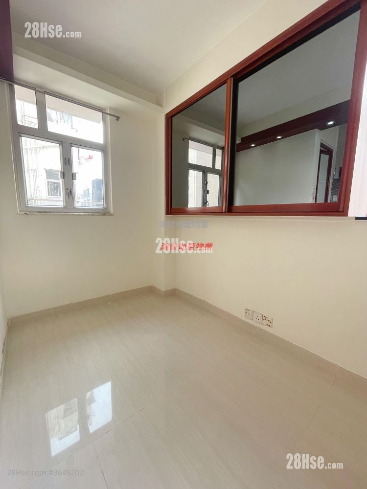 万和大厦 售盘 开放式间隔 182 平方尺