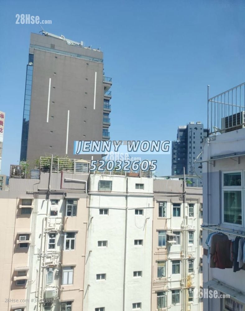 Hillwood Court Sell 3 Bedrooms , 1 Bathroom 473 ft²