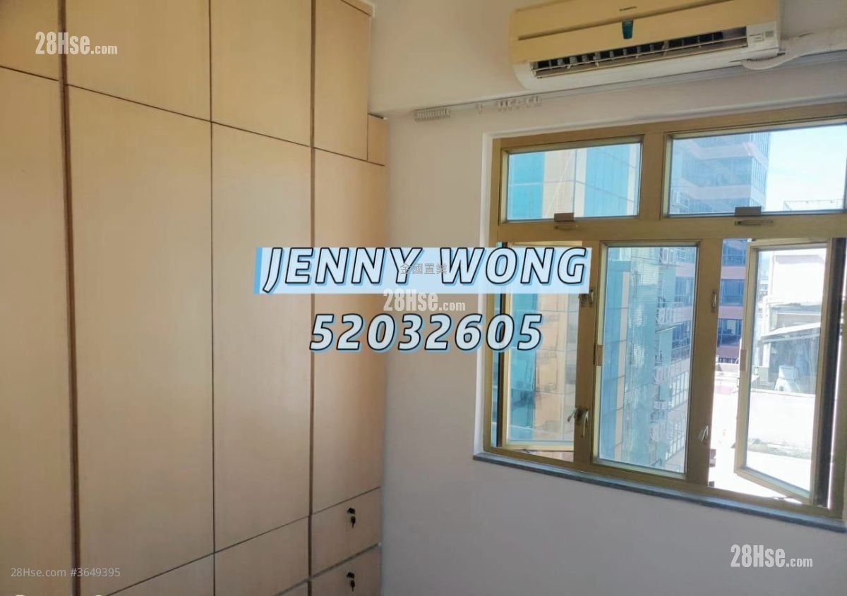 Hillwood Court Sell 3 Bedrooms , 1 Bathroom 473 ft²