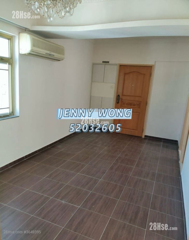 Hillwood Court Sell 3 Bedrooms , 1 Bathroom 473 ft²