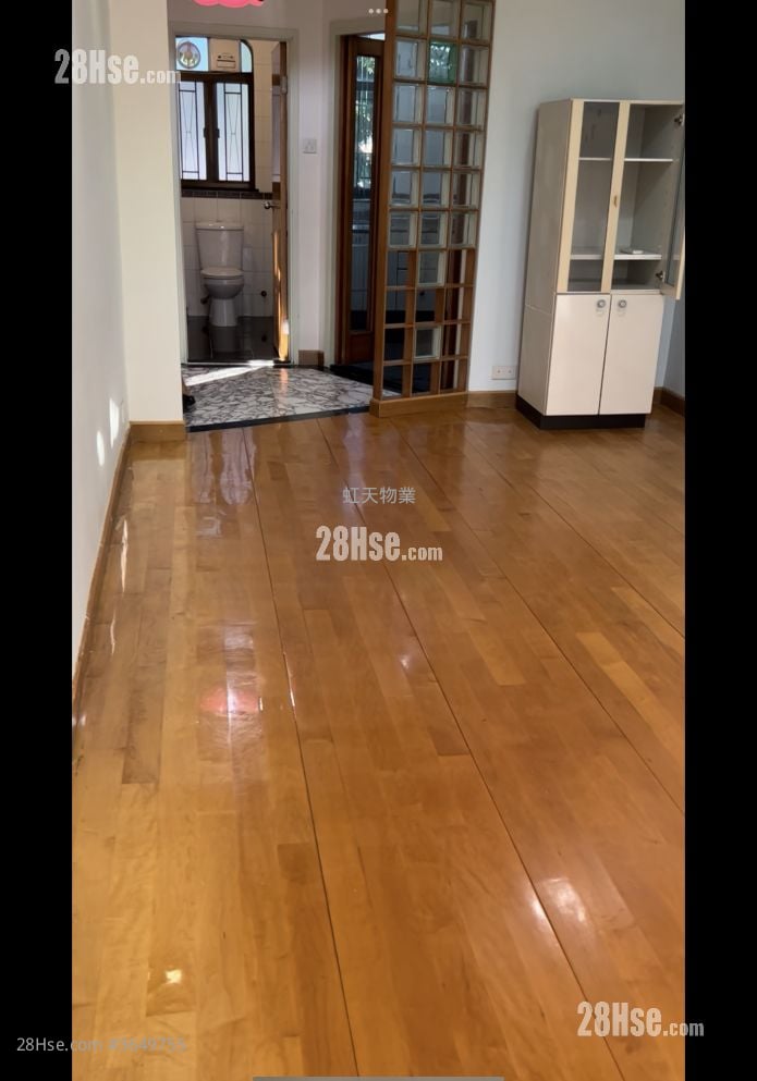 Ka Choi Lane Sell 2 Bedrooms , 1 Bathroom 600 ft²