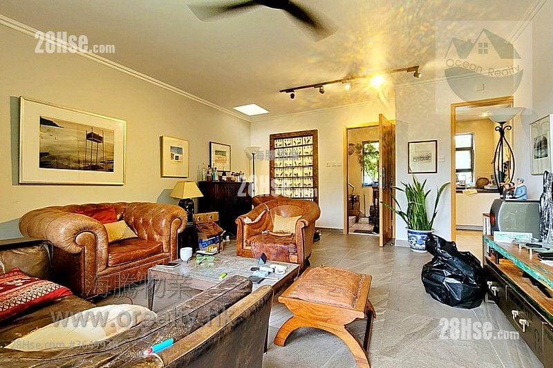 村屋 售盘 2 房 , 1 浴室 700 平方尺