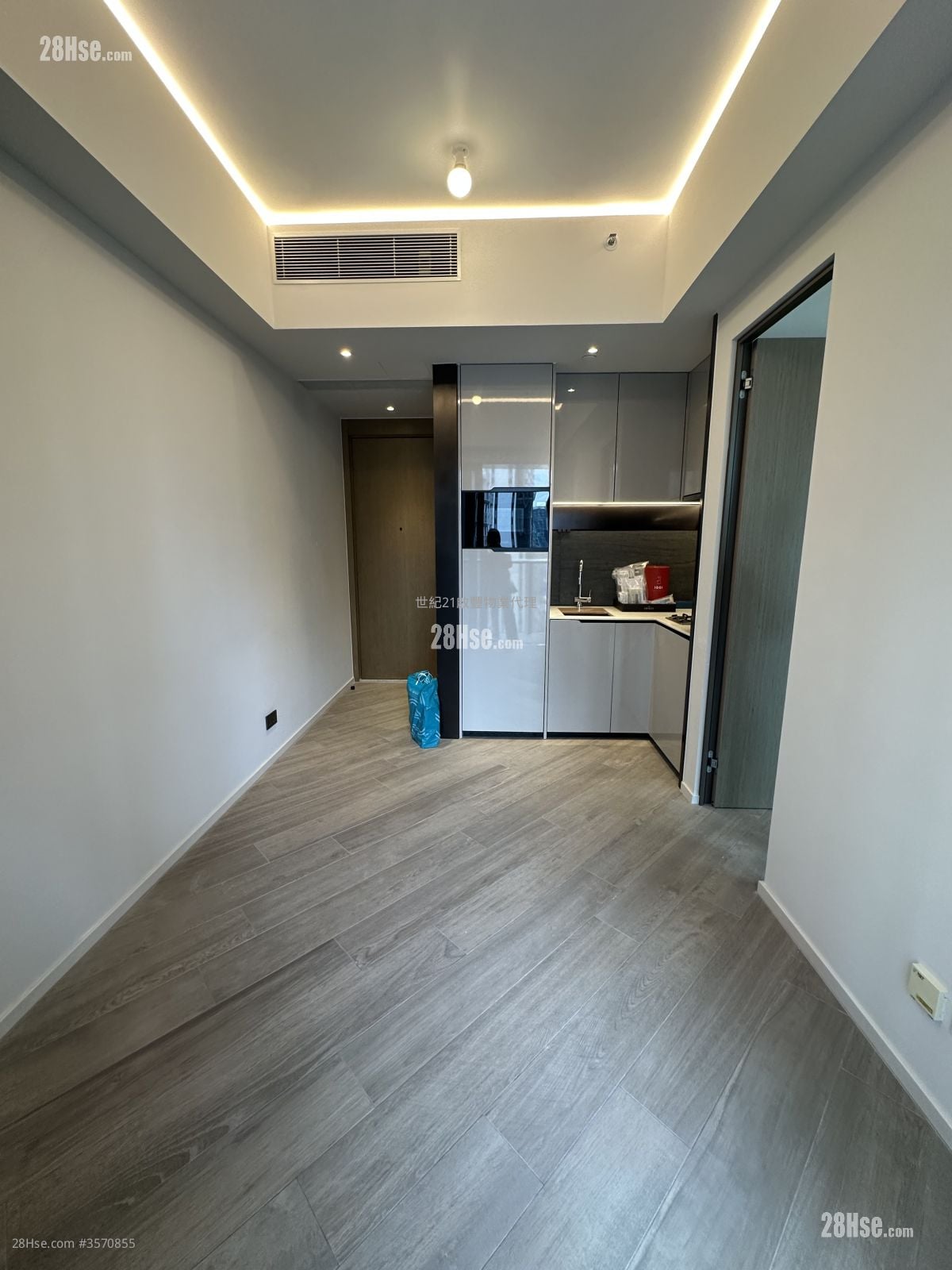 The Henley Rental 1 Bedroom , 1 Bathroom 380 ft²
