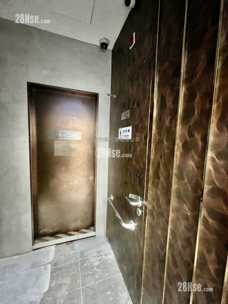 Le Diamant Rental 2 Toilets