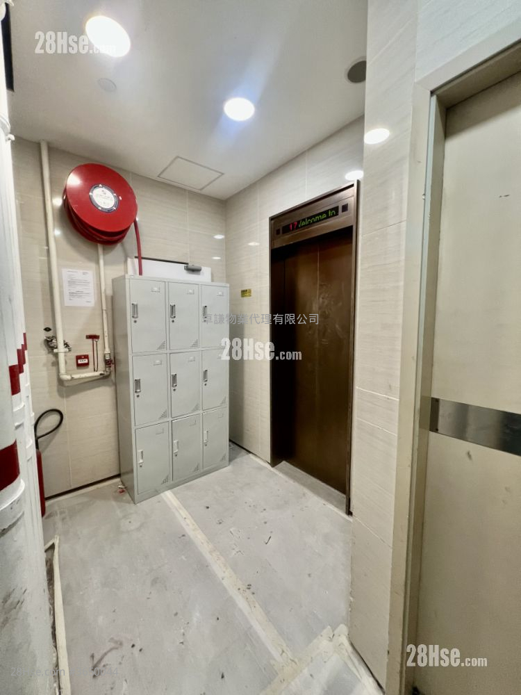 Le Diamant Rental 2 Toilets