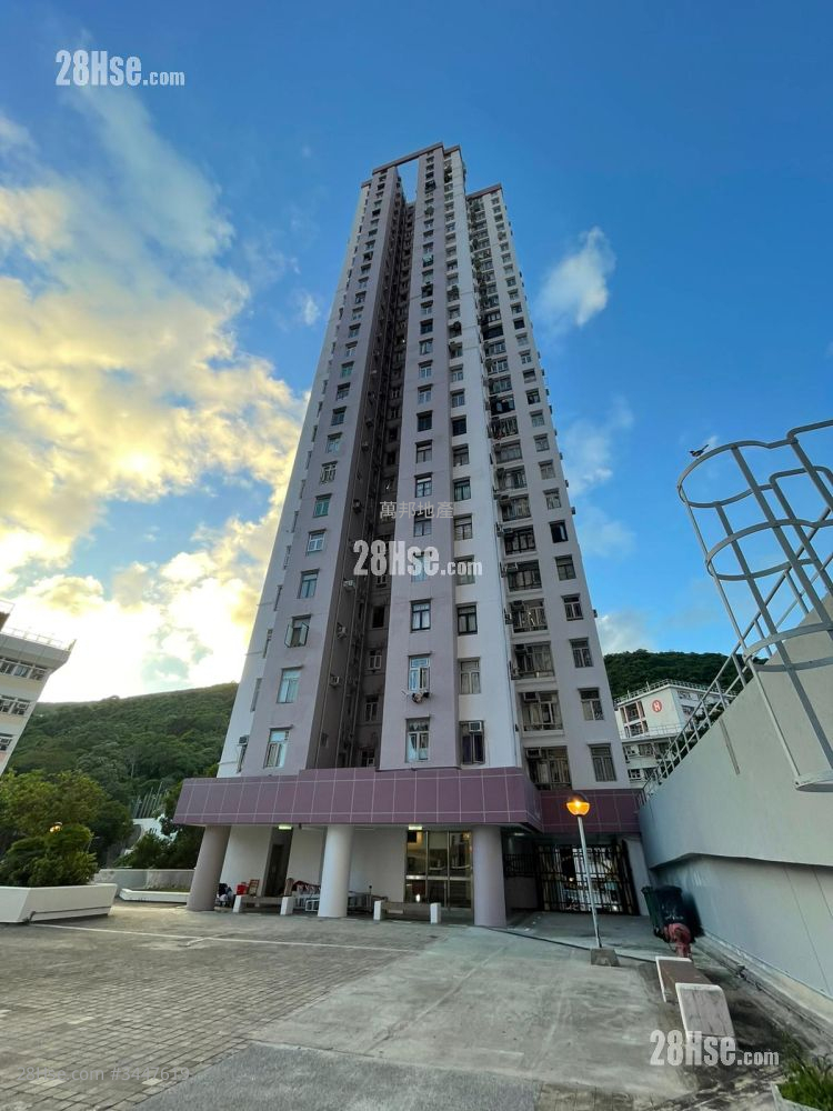 Yue Fai Court Sell 2 Bedrooms 384 ft²