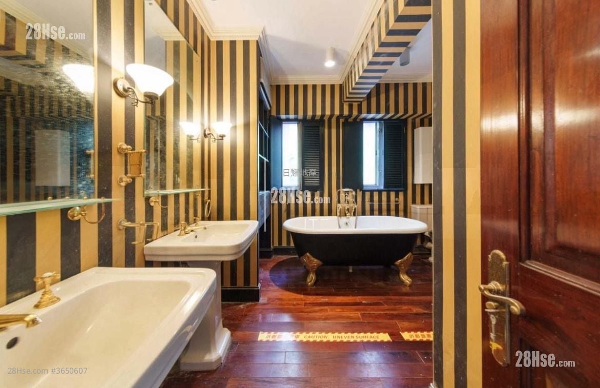 Woodland Gardens Sell 1,235 ft²