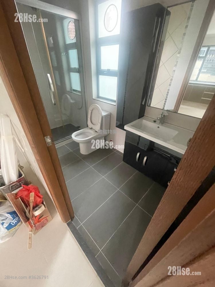 Village Sell 5+ Bedrooms , 4 Bathrooms 2,100 ft²