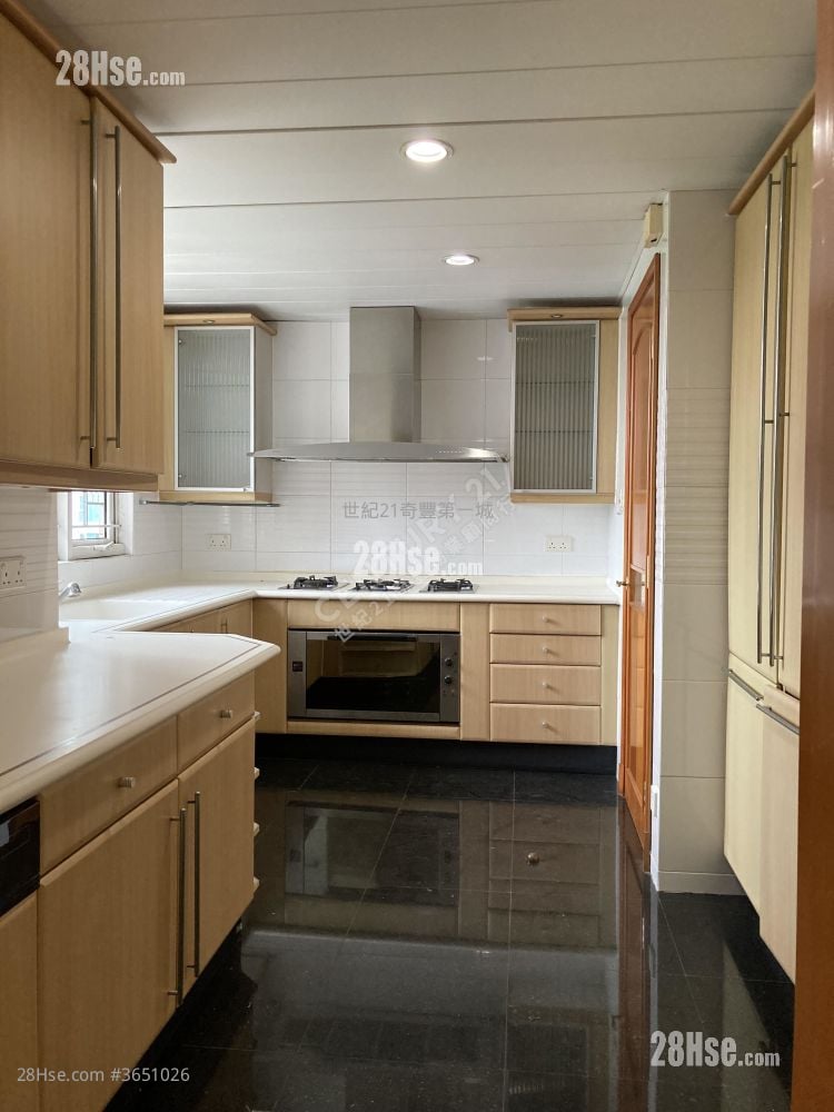 Symphony Bay Sell 4 Bedrooms , 2 Bathrooms 2,136 ft²