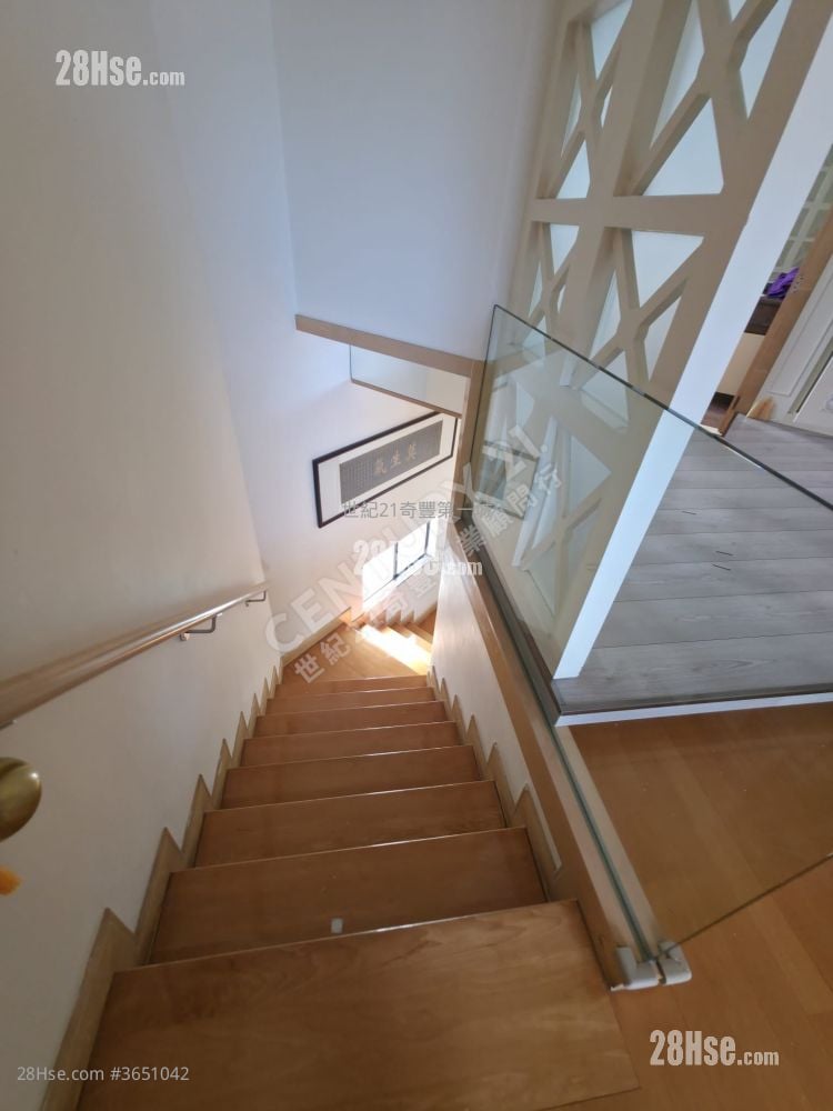 雅典居 售盘 4 房 , 2 浴室 1,435 平方尺