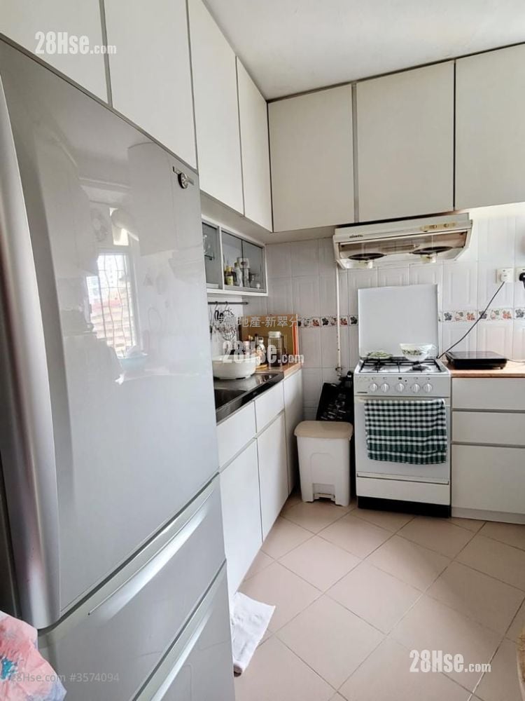 Greenwood Terrace Sell 3 Bedrooms , 2 Bathrooms 757 ft²